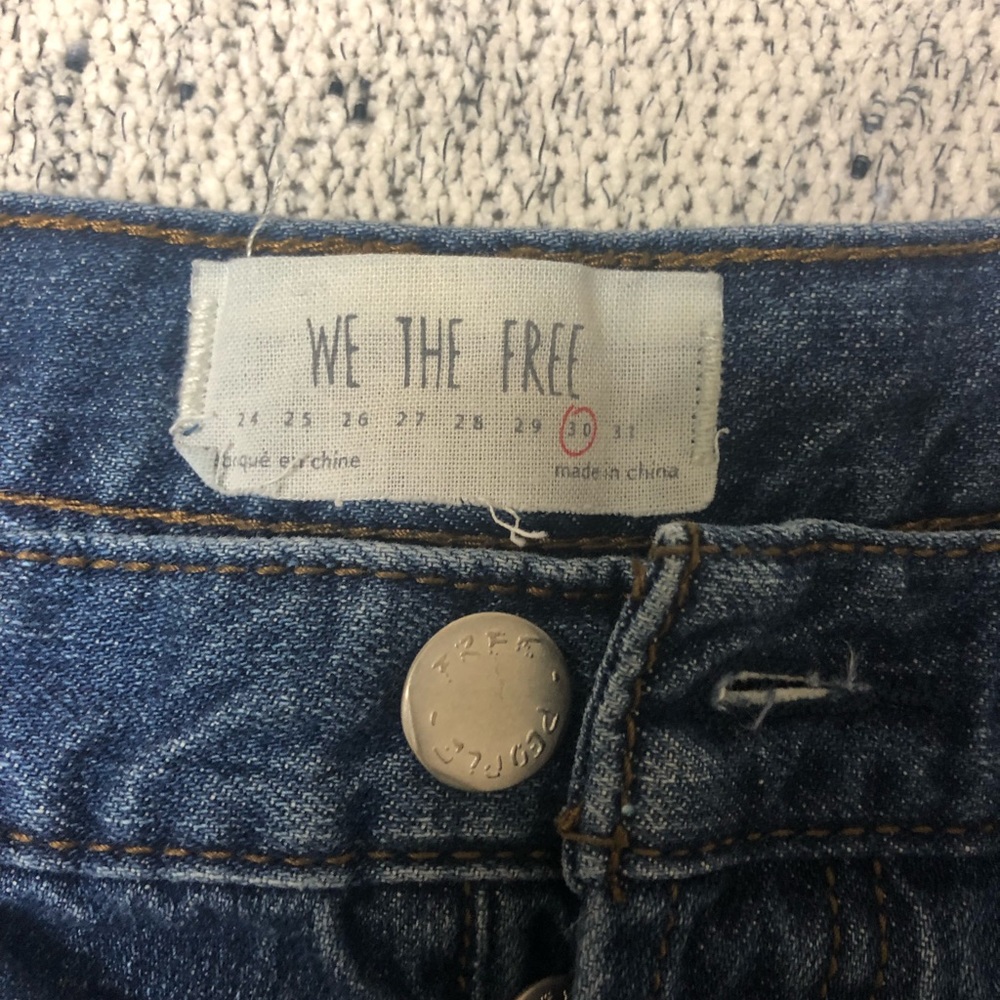 Free People High waisted Denim Jean Shorts - Medium Wash - Picture 2 of 3